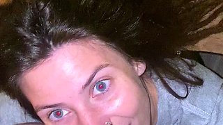 Amateur hairy lesbians get licked