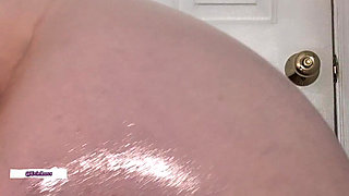 Bare Ass Oiled Shaking & Bouncing