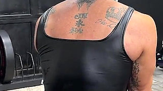 Kandylegs Dominates Hoodman