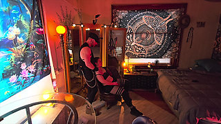 Mirror, Mirror on the Wall - Who Has the Juiciest Booty of Them All?