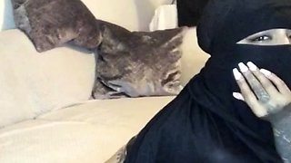 Sexy huge ass latina amateur rides fetish dudes cock