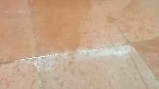 Pissing and Washing Pusssy