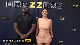 Brazzers - violet myers showcases off her asshole to paparazi