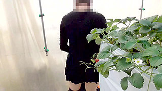 Mayu No.45 Strawberry Hunting Exposure, Immediate Oral, Swallowing Specialized