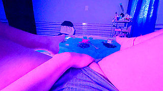 Colombian girl records herself masturbating and sends it to her teacher to pass the year