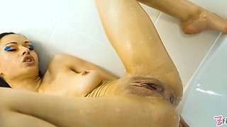 Insane fisting sesh in tub - prolapse, intense squirt & ass-to-mouth
