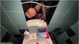 Fucked By A Stranger In The Swinger Nightclub Bathroom - Mia Alexis Queen