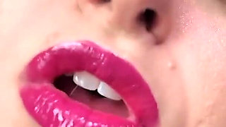 Weak for My Plump Lips - Seductive Lipstick Goddess Sydney Screams Drives Your Lipstick Gooning Even Further as You Become More