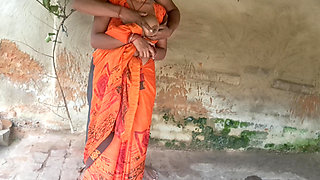 Indian Wife Sonia In saree