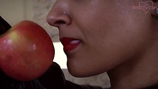 The Sensitive Spot by Stella Elle - Superheronie Apple