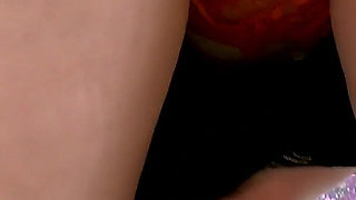 Mature Beauty Lioness From the UK Will Gladly Show You All Her Love Holes