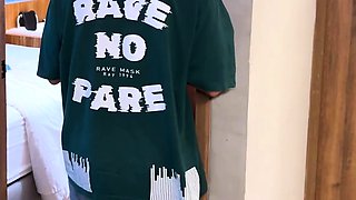 Extreme cold and broken jacuzzi: Devil Khloee fucks the