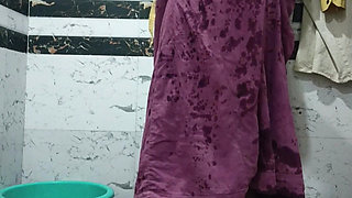 Priya Bhabi Big Ass Bath Show