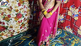 Desi aunty and stepsister-stepson both made relations together and the penis and dick entered the pussy together and made her squirt and
