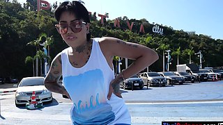 Skateboarding fail of big butt Thai MILF who fucks at home after