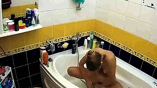 stepsister showers and shaves her twat (spy cam)