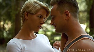 Striking Kit Mercer and Van Wylde - short hair xxx - Family Sinners