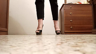 Giantess: I Crush You Filty Worm - (english Version)