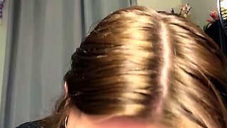 Cute amateur teen girl toying her pussy in bed on cam